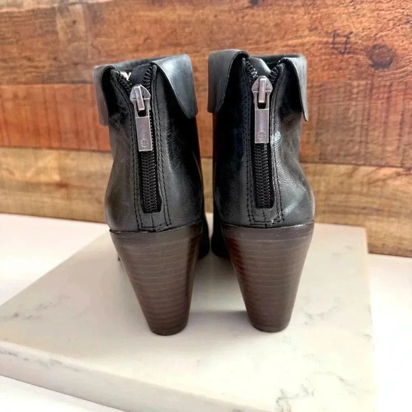 NIB Lucky Brand Nycott Leather Heeled Ankle Booties - Black Bewell - Picture 4 of 6